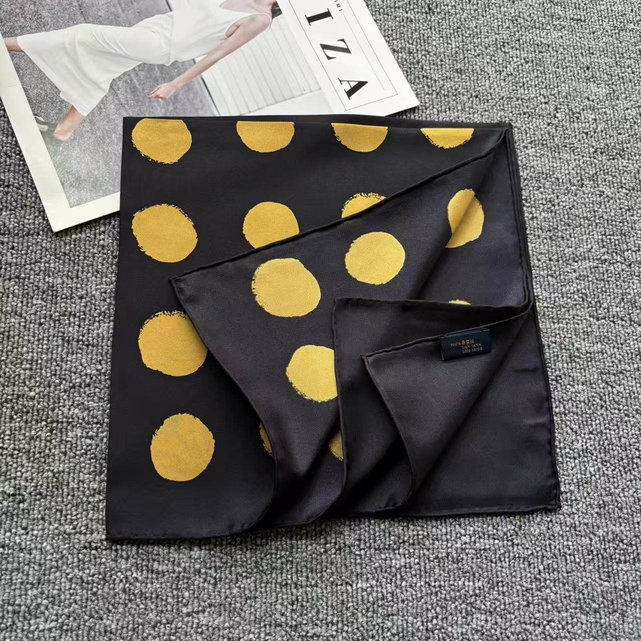 53×53cm Polka Dot Silk Square Scarf – 14mm Mulberry Silk, Hand-Rolled Edges