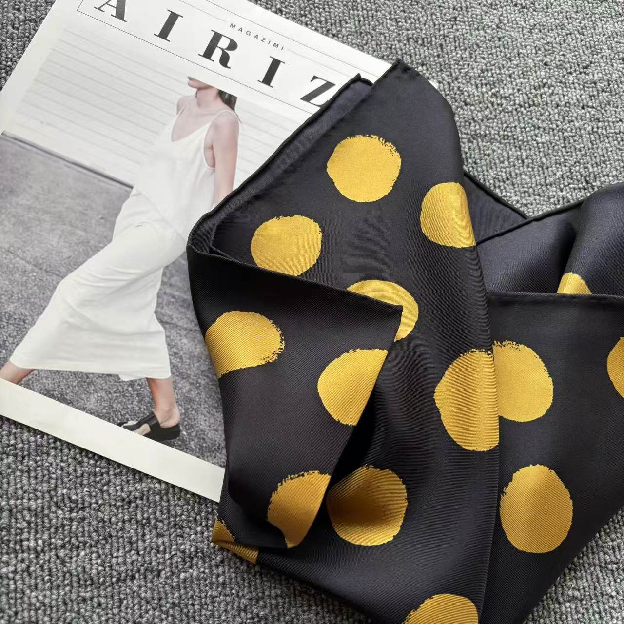 53×53cm Polka Dot Silk Square Scarf – 14mm Mulberry Silk, Hand-Rolled Edges