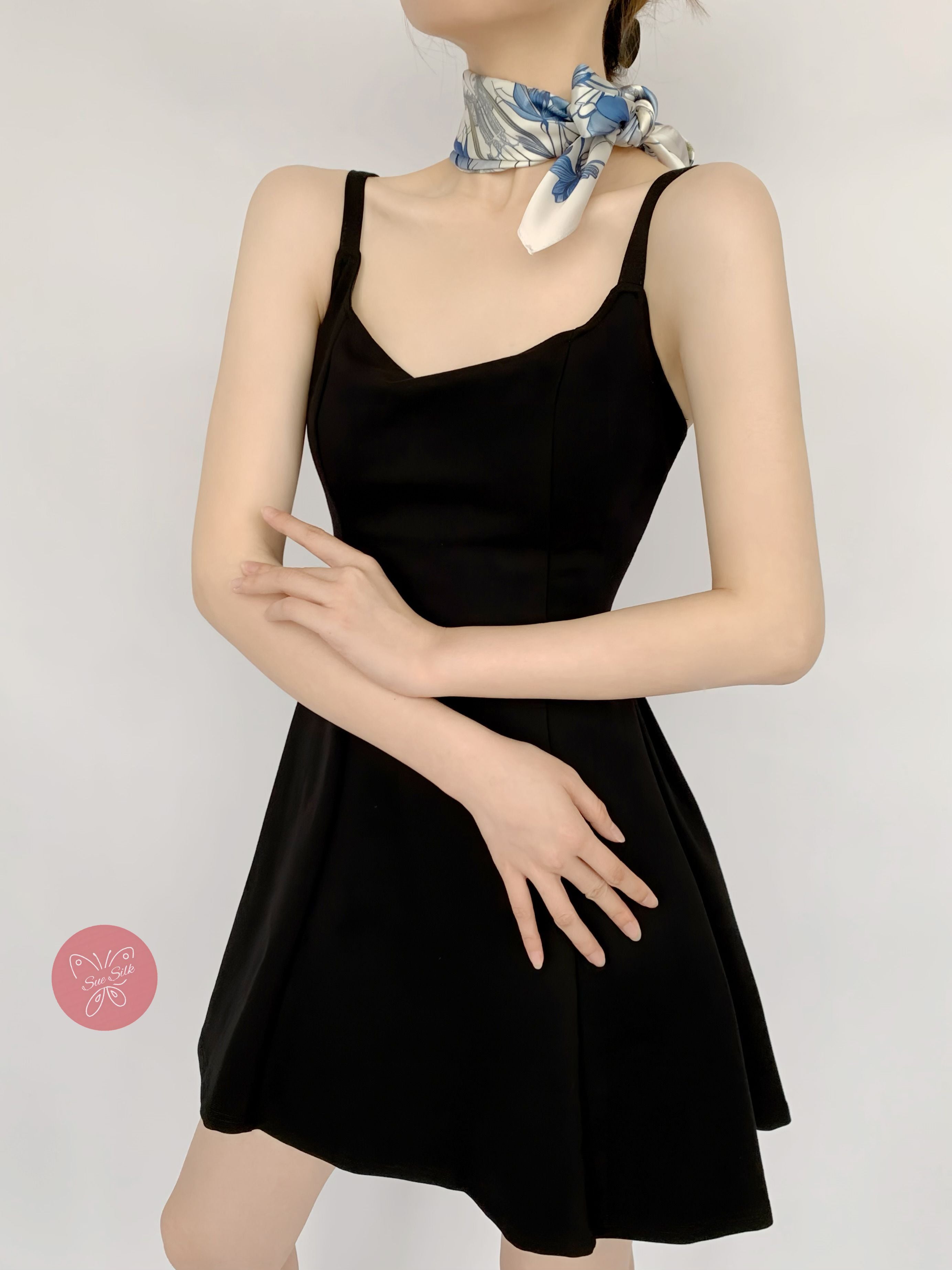 鮮やかな黄色、赤、黒のイラスト入りペイズリー柄シルクスカーフ - さまざまなサイズでカスタマイズ可能 - デザイナーステートメントアクセサリー