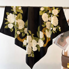Großer Seidenschal mit japanischem Rosenmuster/Seidentwill-Satin/9090 cm/Seidenschal/Seidenbandana/Großer Satinschal/Geschenk für Sie/Muttertagsgeschenke