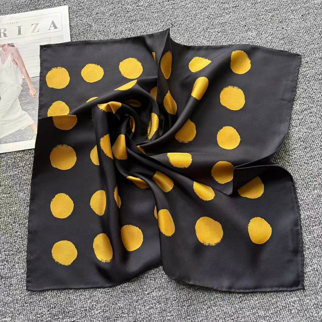 53×53cm Polka Dot Silk Square Scarf – 14mm Mulberry Silk, Hand-Rolled Edges