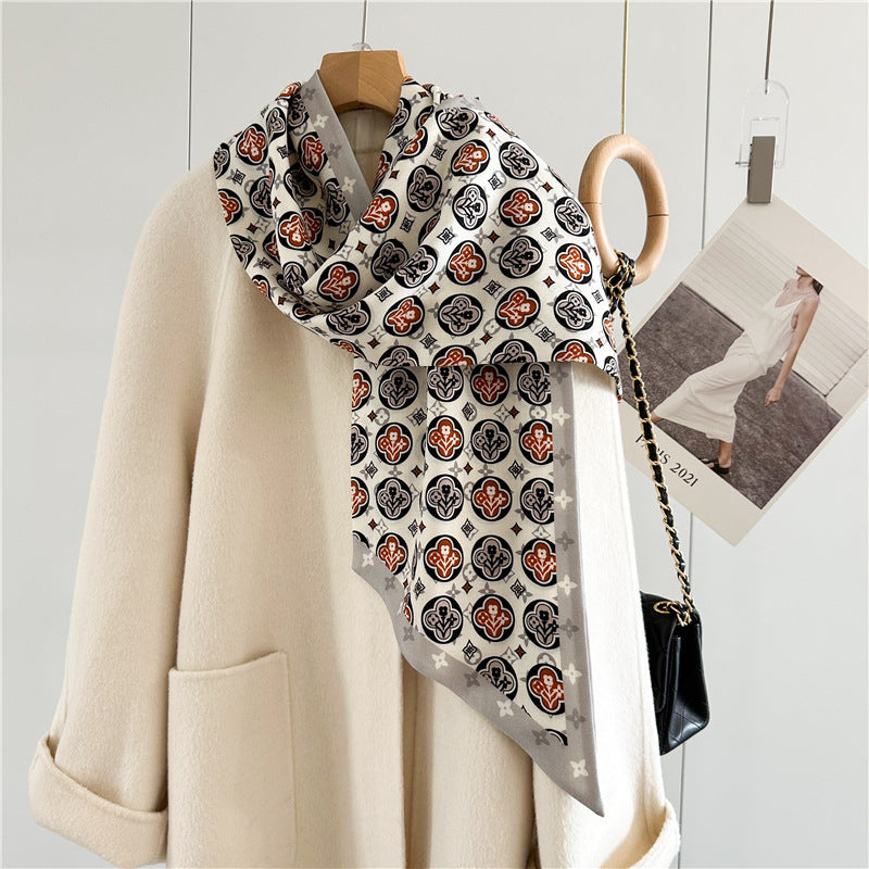 Lucky Clover Silk Wool Scarf – Lightweight Yet Warm, Reversible & Timeless