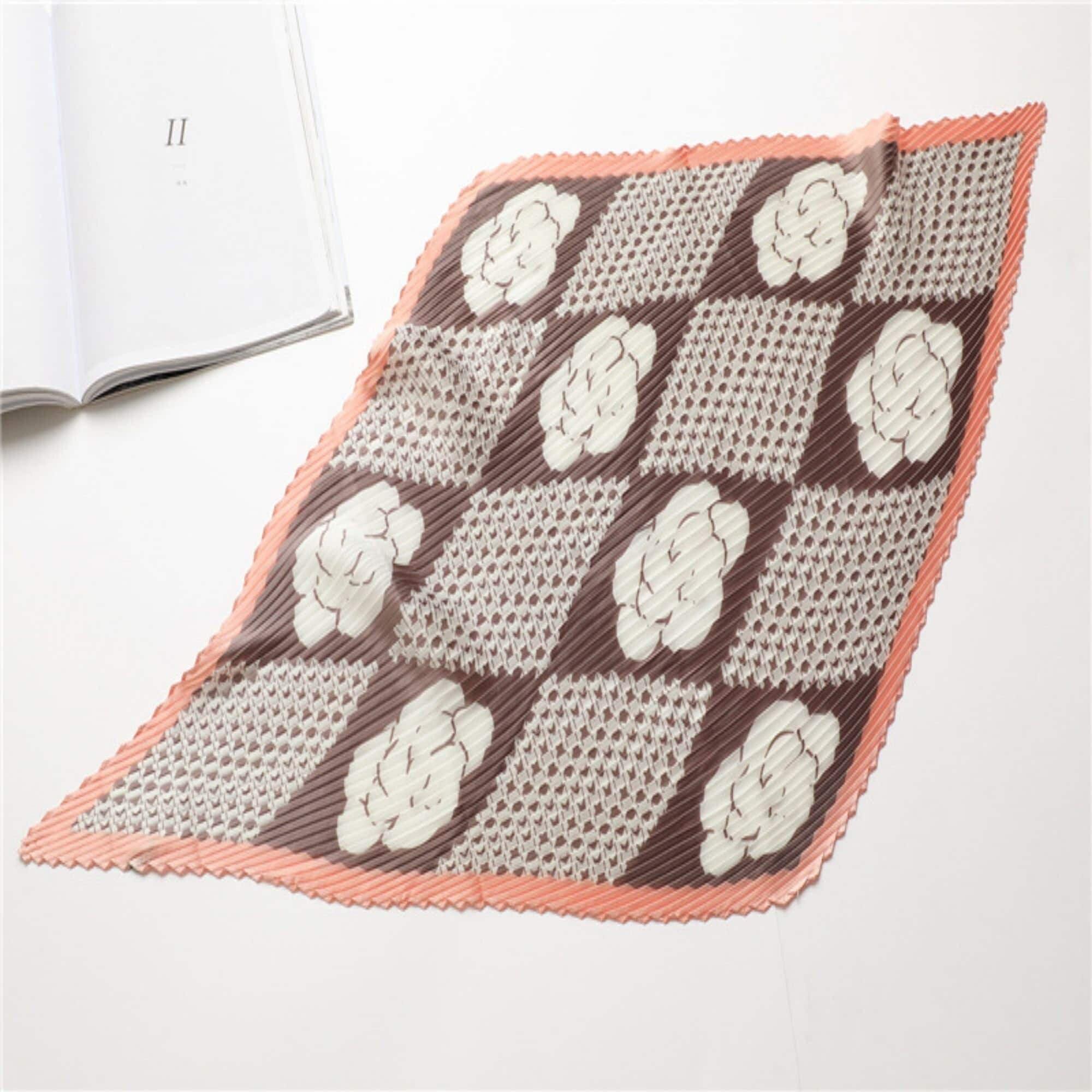 Faltenschals für Frauen/Diamantförmiger Schal/Seidenhaarschal/Bandana-Stirnband/Taschenaccessoire/Seidenkopfschal/Geschenke für Sie/Rosa Falten