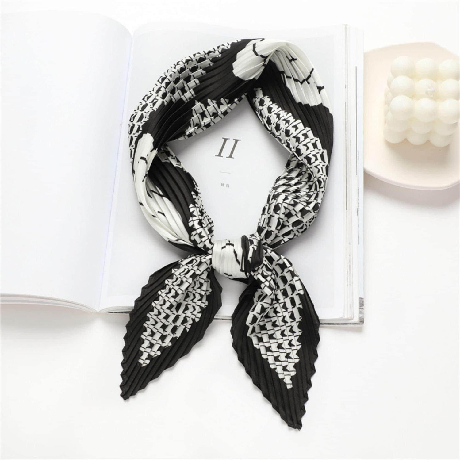 Faltenschals für Frauen/Diamantförmiger Schal/Seidenhaarschal/Bandana-Stirnband/Taschenaccessoire/Seidenkopfschal/Geschenke für Sie/Rosa Falten