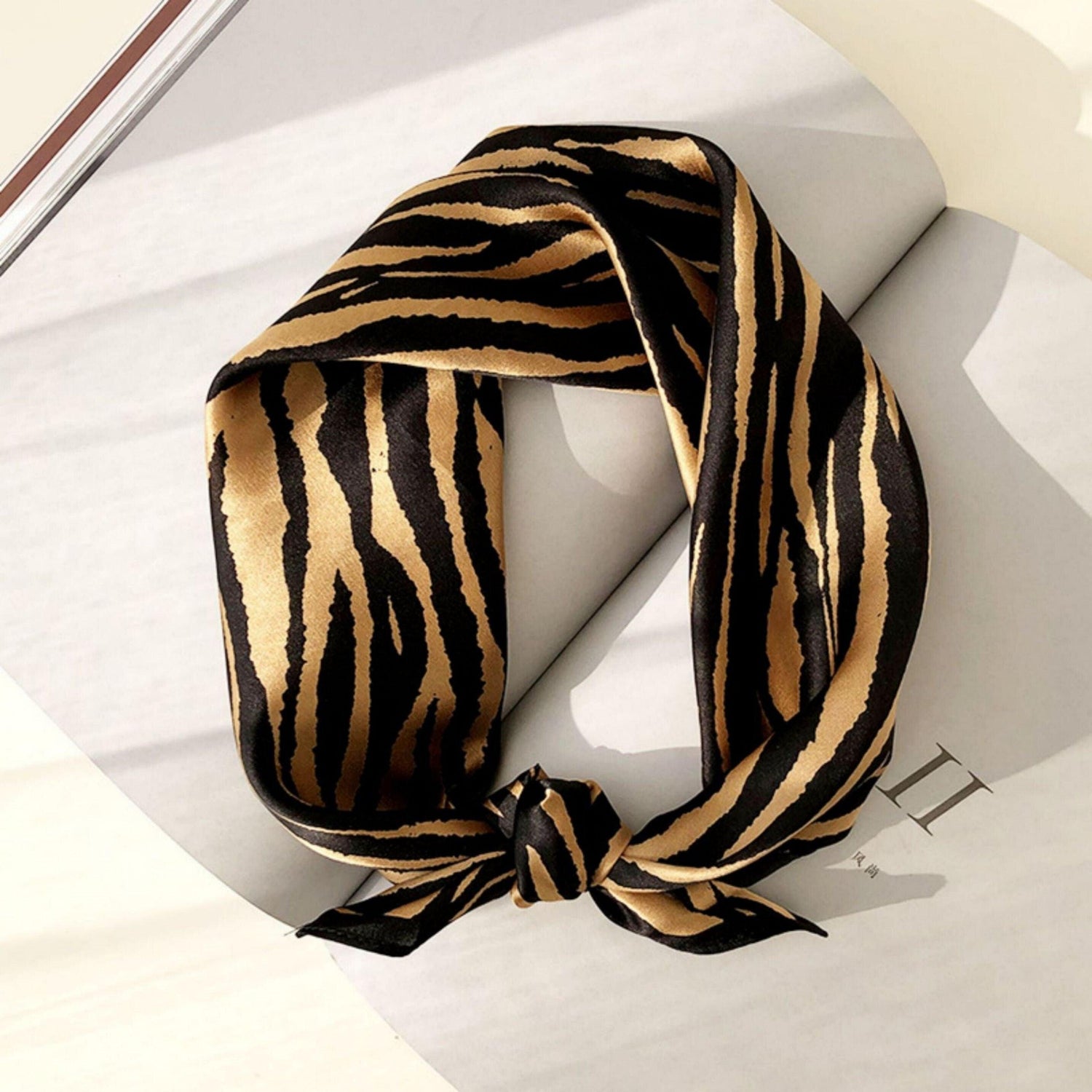 Zebrastreifen 100 % Maulbeerseidenschal/Seidenkopfschal/Seidenhaarschal/Seidenhalsschal/Muttertagsgeschenke/Taschenaccessoire/Geschenk für Sie
