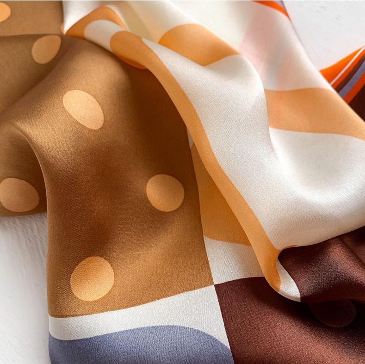 100% 桑シルクスカーフ/シルクヘッドスカーフ/シルクヘアスカーフ/シルクネックスカーフ/母の日ギフト/バッグアクセサリー/彼女へのギフト/プリント水玉