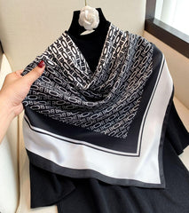 Blauer großer Seidenschal/Seidentwill-Satin/9090 cm/Seidenschal/Seidenbandana/Großer Satinschal/Geschenk für Sie/Muttertagsgeschenke