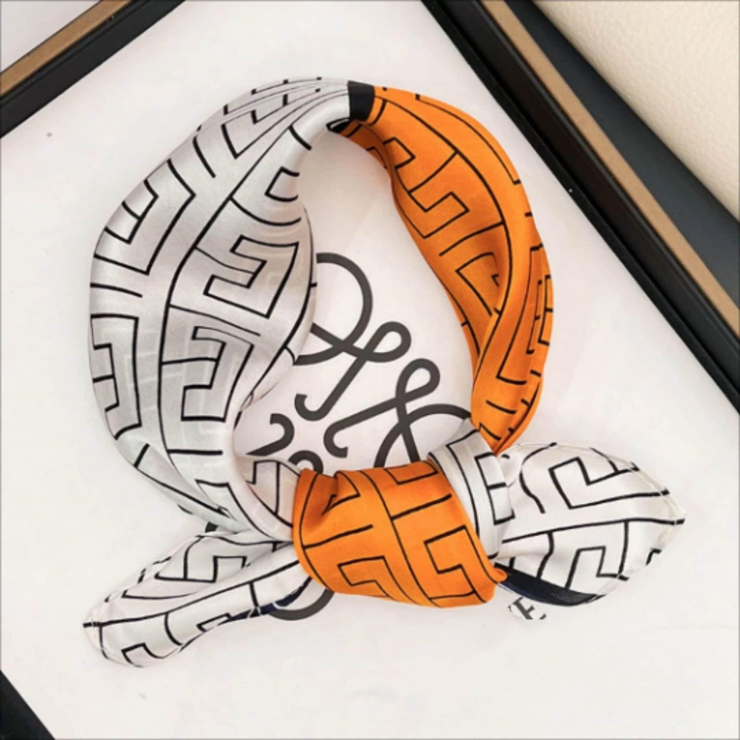 幾何学的なカラーブロッキング 100% 桑シルクスカーフ/シルクヘッドスカーフ/シルクヘアスカーフ/シルクネックスカーフ/母の日のギフト/バッグアクセサリー/彼女へのギフト/幾何学模様