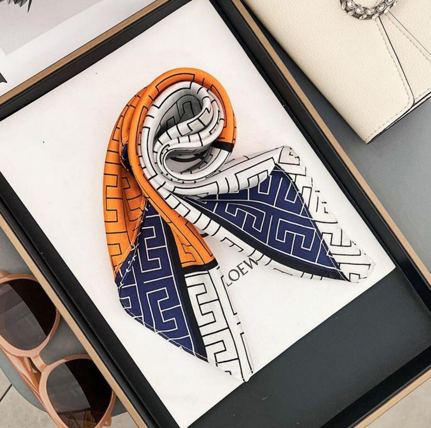 幾何学的なカラーブロッキング 100% 桑シルクスカーフ/シルクヘッドスカーフ/シルクヘアスカーフ/シルクネックスカーフ/母の日のギフト/バッグアクセサリー/彼女へのギフト/幾何学模様