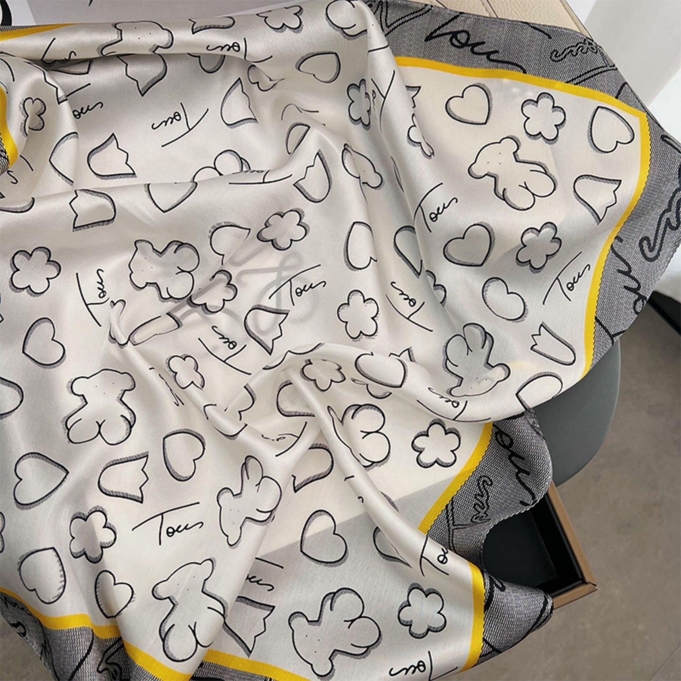 Love Cookie Bear 100 % Maulbeerseidenschal/Seidenkopfschal/Seidenhaarschal/Seidenhalsschal/Muttertagsgeschenke/Taschenaccessoire/Geschenk für Sie