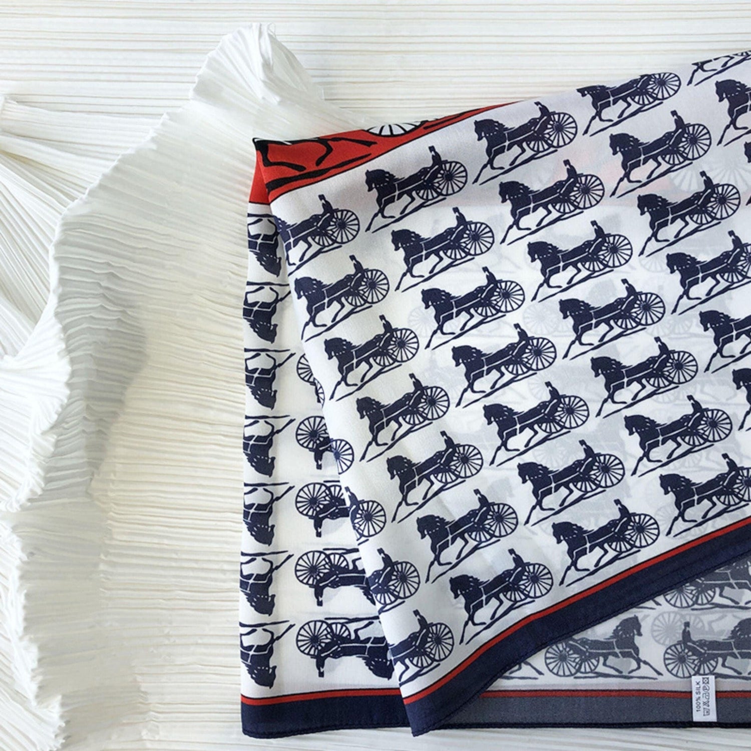 Retro Kutschenfigur 100 % Maulbeerseidenschal/Seidenkopfschal/Seidenhaarschal/Seidenhalsschal/Muttertagsgeschenke/Taschenaccessoire/Geschenk für Sie