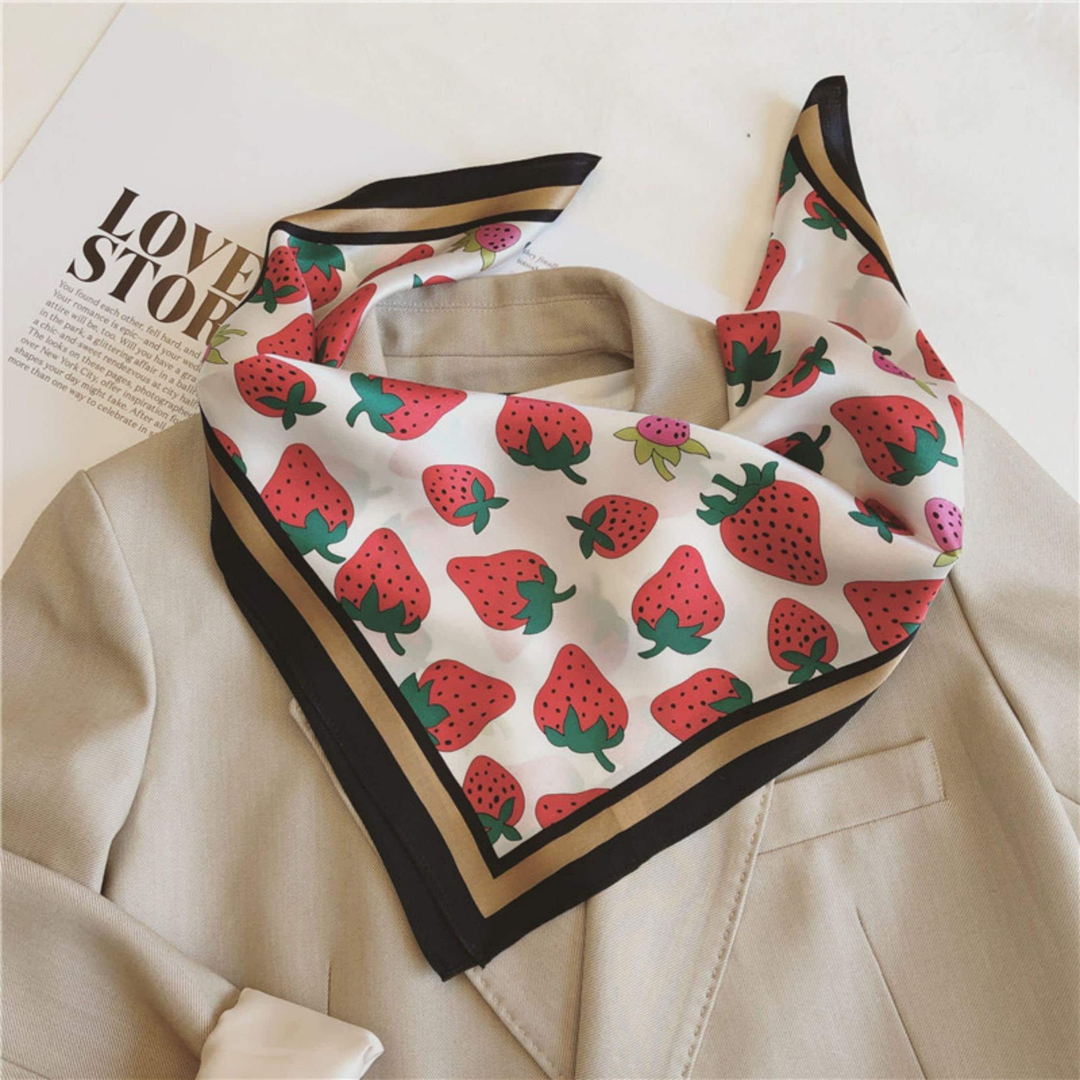 Schal aus 100 % Maulbeerseide/Kopftuch aus Seide/Haarschal aus Seide/Halstuch aus Seide/Bandana aus Seide/Taschenaccessoire/Geschenk für Sie/Graues Erdbeermuster