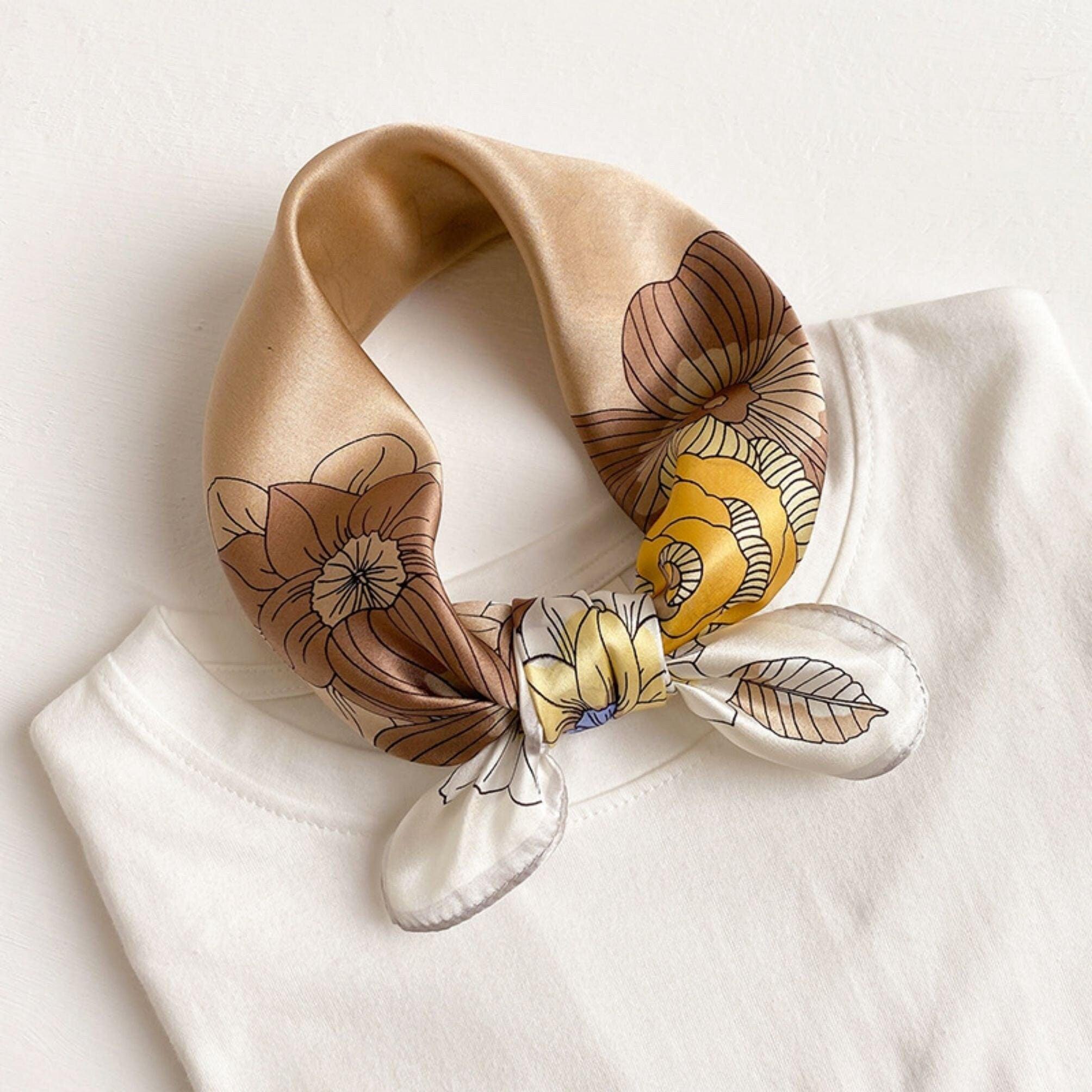 ライトカラーの花 100% 桑シルクスカーフ/シルクヘッドスカーフ/シルクヘアスカーフ/シルクネックスカーフ/母の日ギフト/バッグアクセサリー/彼女へのギフト